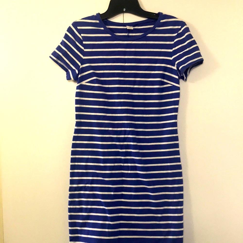 Women’s old Navy size small fitted t-shirt dress